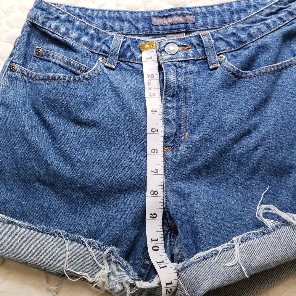 Cut-off denim shorts distressed raw hem jean 4 - Picture 6 of 8